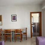 Appartement In Heart Of Vlora, Right In The Center, With 2 Bedrroms With Sea View *