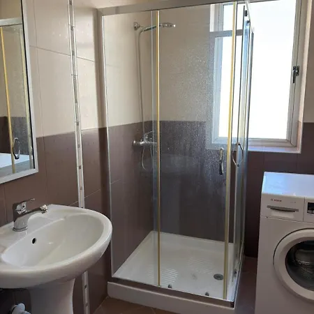 In Heart Of Vlora, Right In The Center, With 2 Bedrroms With Sea View Apartmán *